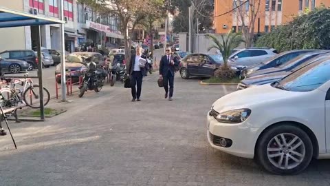 Avokati Cakrani për seancën paraprake: Mos e humbisni besimin...