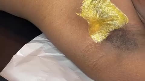 Underarm Waxing Tutorial with Sexy Smooth Golden Allure Hard Wax | @mekafelton_