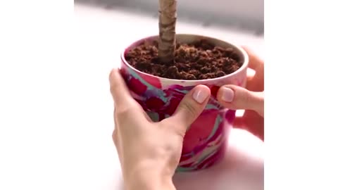 25 UNBELIEVABLE NAIL POLISH HACKS