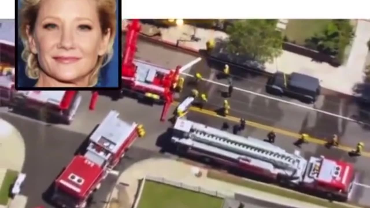 Flashback - Anne Heche escapes body bag after her terrible car accident