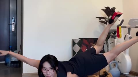 Sexy Chinese Spy Does One-Arm Push-Ups