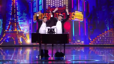 Israel loyalist Zelensky plays piano w/ his phallus.