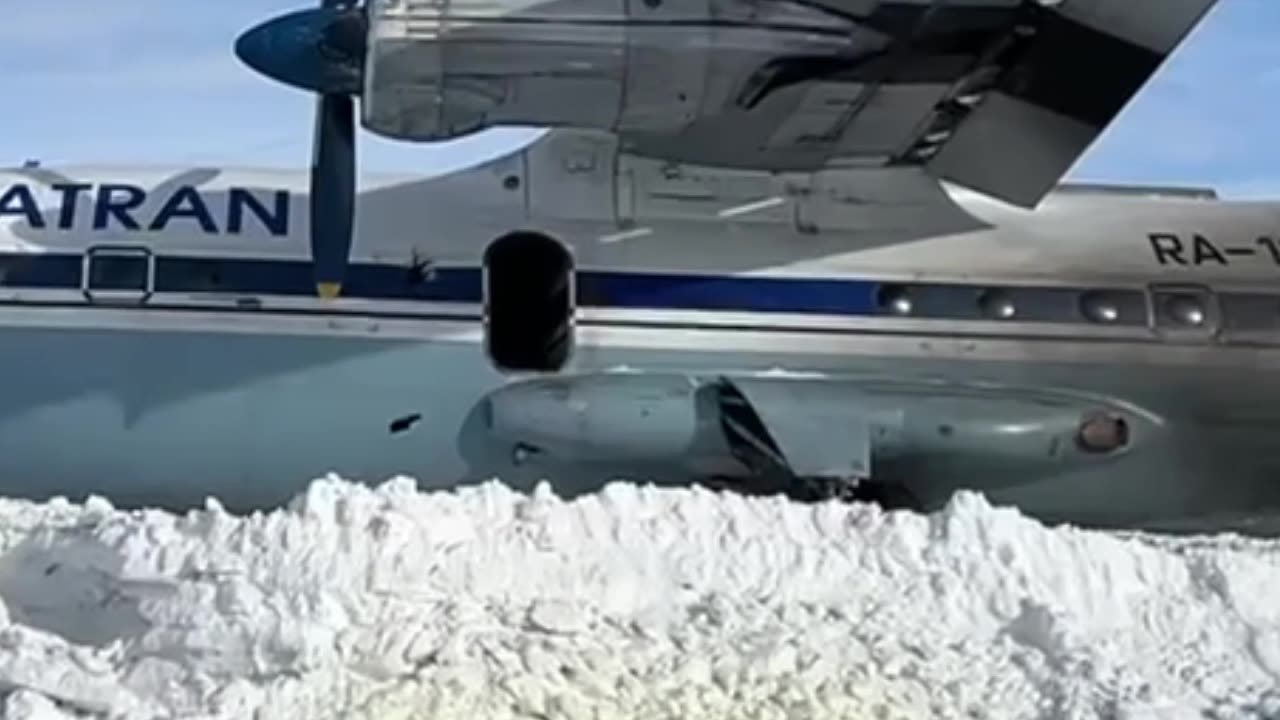 Aterrizaje forzoso de un avión An-12 en Rusia