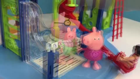 Must Watch: Popular PEPPA PIG Toys WATER PARK Play Set!