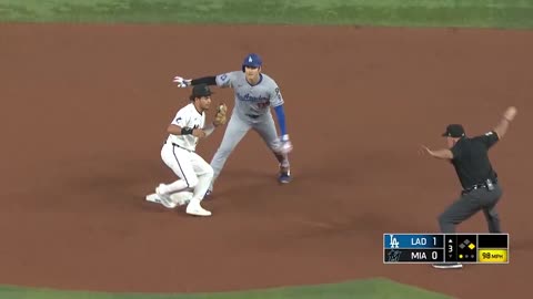 MLB - Shohei Ohtani's 10th stolen base of the season 💨