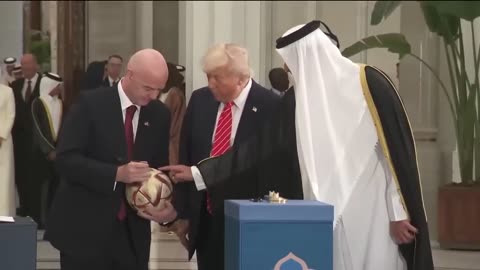 2022 FIFA World Cup Ball Presented To POTUS | 🇶🇦 Qatar