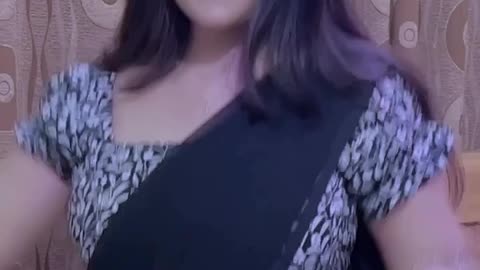 💃 Munni Badnaam Hui | Dabangg Song | Black Saree Dance | Expressive Indoor Performance