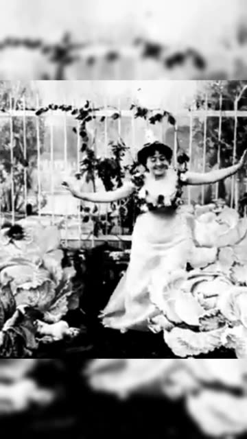 Faerie of cabbage patch "one of the first films from 1896 ..”What is she doing here?
