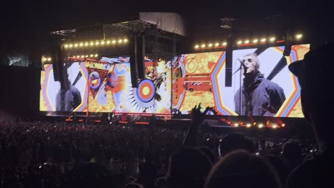 Roll With It - Oasis Live 25