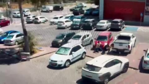 Additional footage from today's attack in Gush Etzion: The terrorists hide among