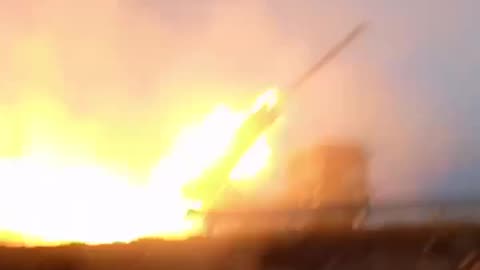 🇰🇵⚠️ First footage of North Korean M-1991 MLRS being used in the war by Russian army.