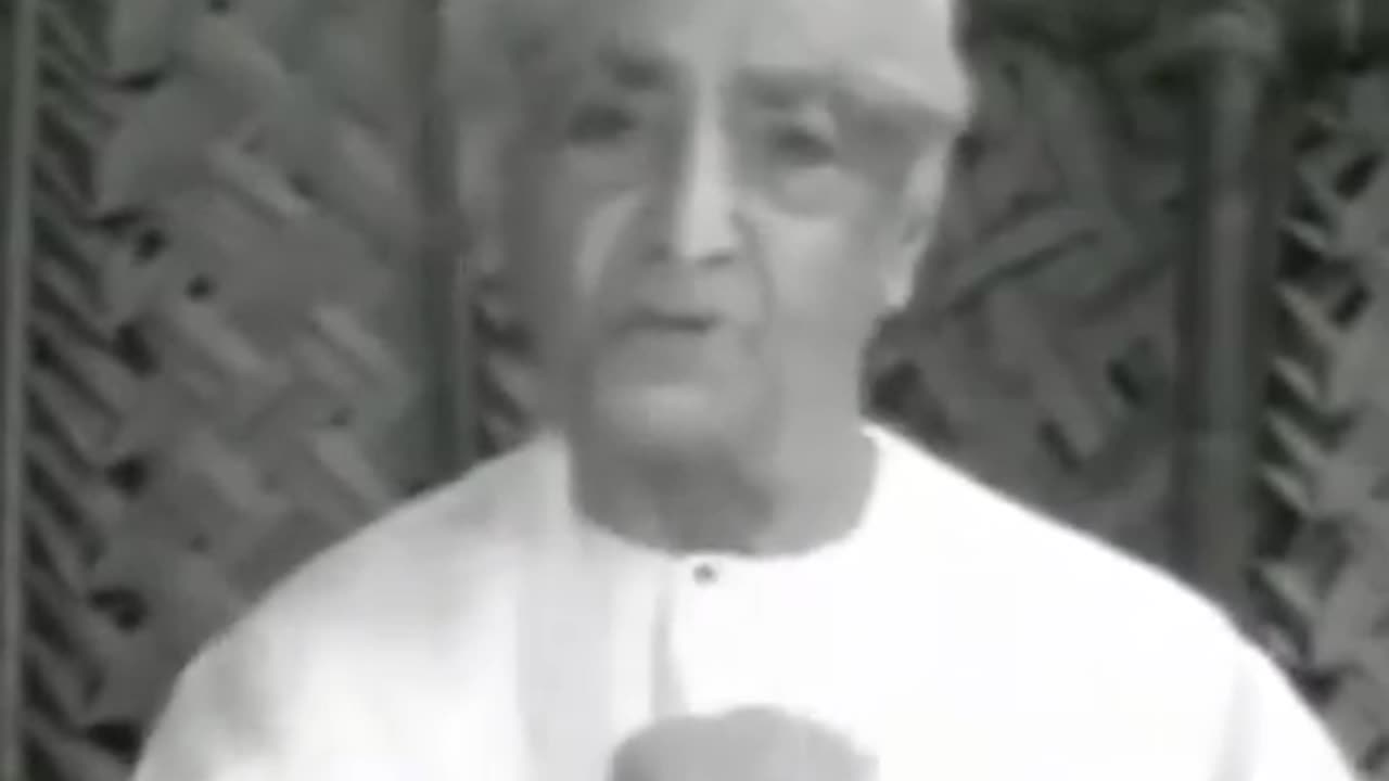 If you depend on leaders you become weak - Krishnamurti (Dutch/NL Subs)