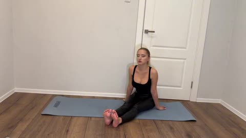 Stretch the Day’s Tension Away： Full Body Evening Yoga Flow