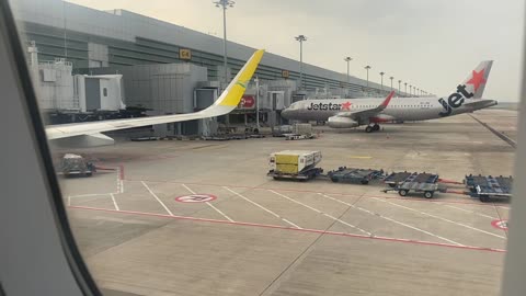 Landing in Singapore Changi Airport | Airplane Window POV