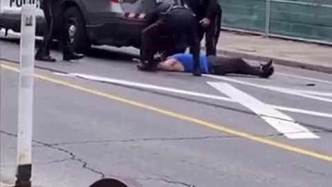 Man brandishing two knives in Toronto gets tasered by police