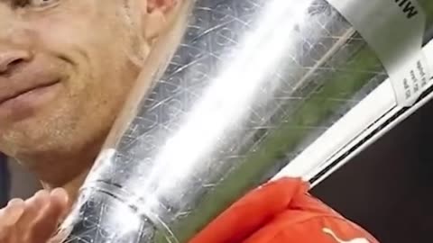 Lamine Yamal derrotado por Cristiano Ronaldo y es grabado molesto ⚽️🤔