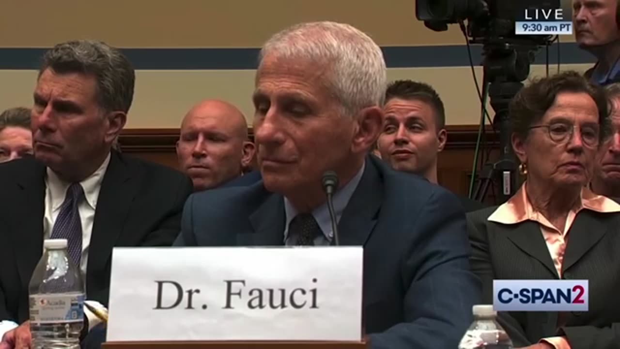 Fauci contradicts himself during Congress hearing