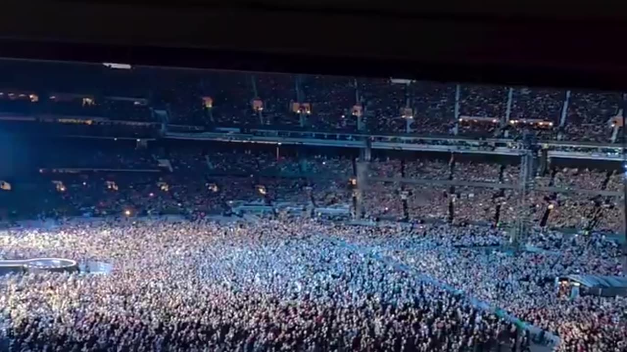 AC/DC caused earthquake-level noise last night at their first concert in Australia in 10 years