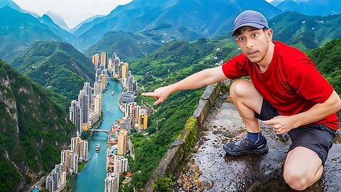 How 100,000 People Survive in the World’s Narrowest City 😱 | Yanjin, China