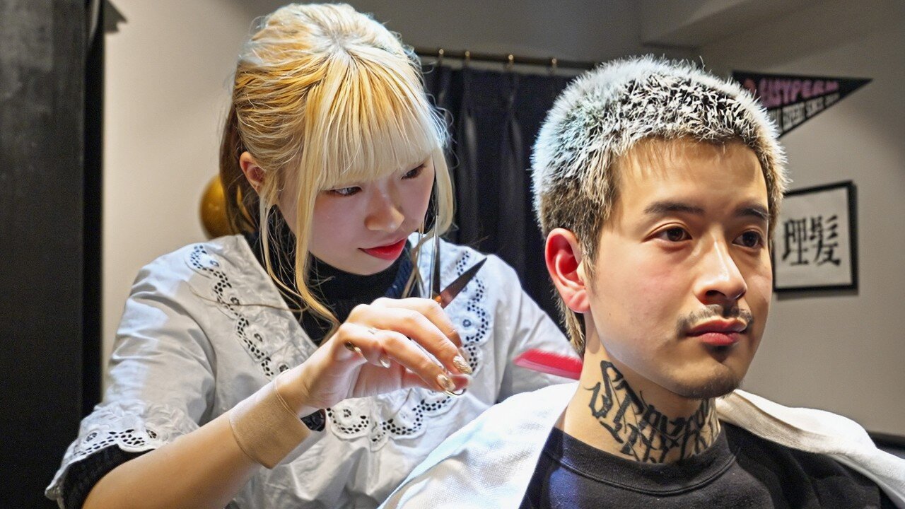 💈(ASMR) Beautiful Japanese Lady Barber Made Him Look 5.2 Years Younger with Full Package Haircut