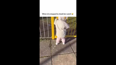 Try not to laugh ! Funny kids😆