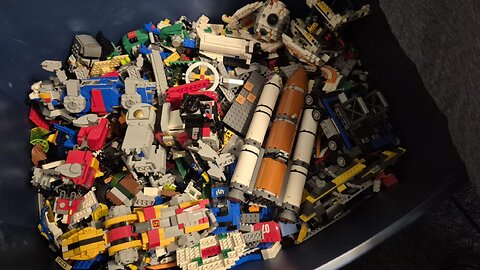 JonnyBuildz...Inspects a Haul!!! Let's talk Lego and see what all is in it!!!