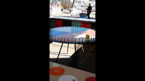 Weird Carnival Game 🎡