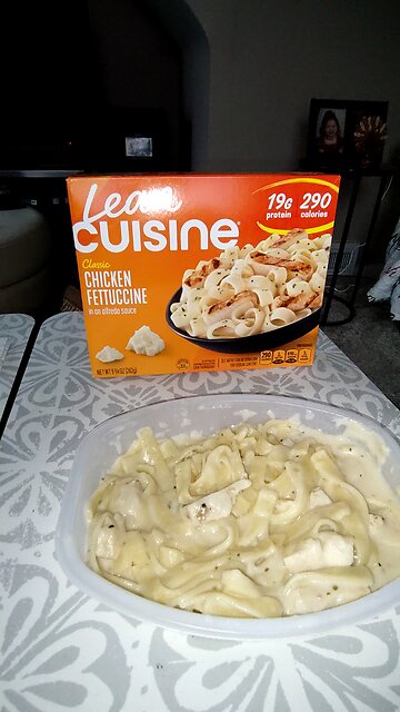 Eating Lean Cuisine Classic Chicken Fettuccine, Dbn, MI, 11/18/25