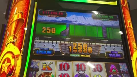 AIRPORT SPECIAL! Cash Express Luxury Line *Buffalo* Max Bet Jackpot HAND PAY!