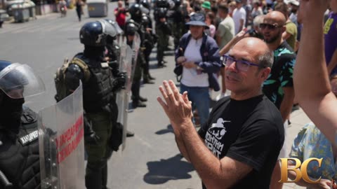 Serbian police remove street blockades in Belgrade, make new arrests