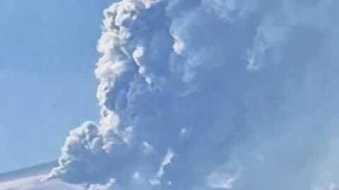 Shinmoedake Volcano Erupts With Massive Ash Blast Over Japan
