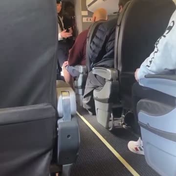 Democrat Senator John Fetterman Fights with Airplane Pilot Over Seatbelt