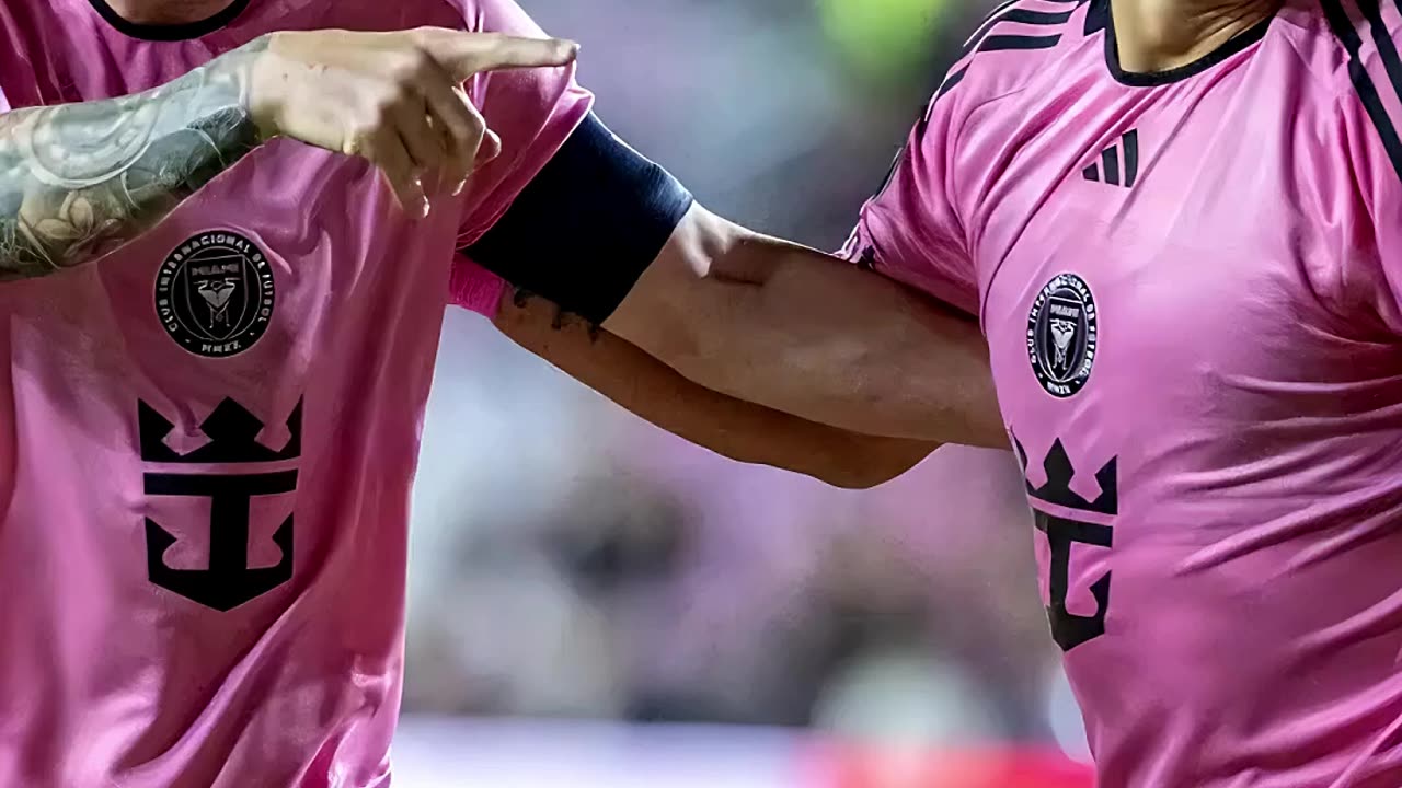 🗣️ "Solo déjame tocarte una vez más."