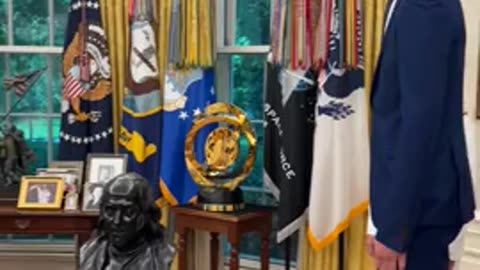 President Trump on meeting 7’9” Florida Gator Olivier Rioux.