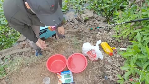 Vlog Landing a Giant Catfish in a Stormy Lake