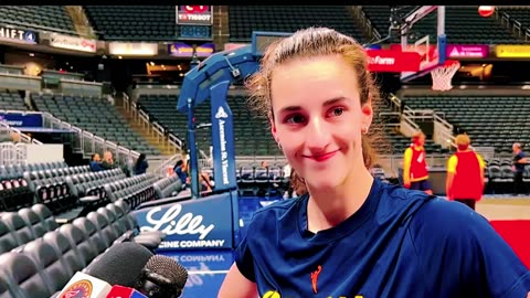 Sophie Cunningham HILARIOUSLY DESTROYS EYE POKER Jacy Sheldon Again