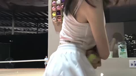 Elegant Bright white Pleated Skirt Exuberant Urban Dance | Daily Beauty EP 1346
