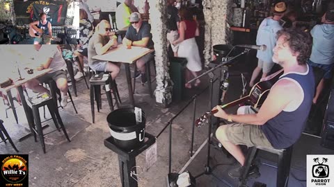 LIVE Music Everyday!