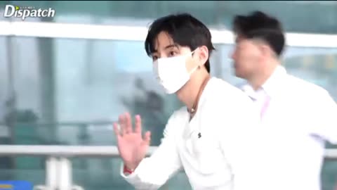 BTS Kim taeiung spotted at airport ✈️✈️