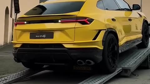 Yellow SUV Unloaded! 🚗 Fast & Easy Car Shipping Revealed!