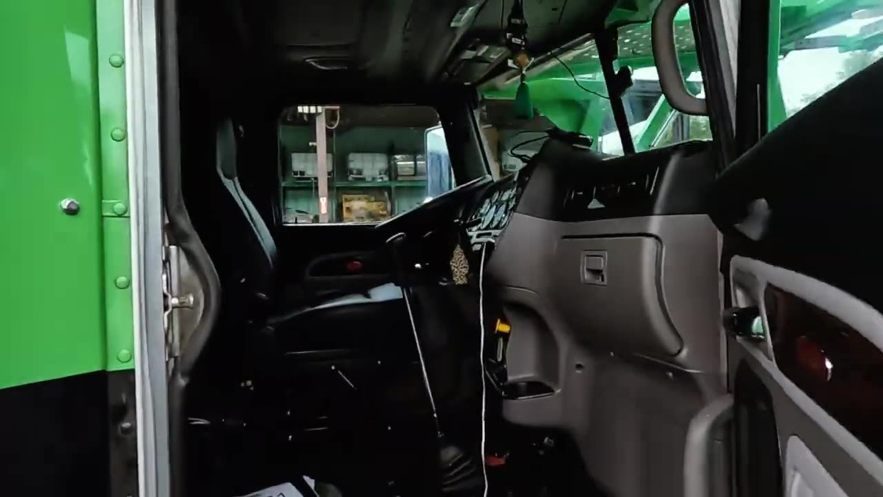 EXQUISITEMAD® VLOG of detailing & polishing an entire fleet of Semi Trucks