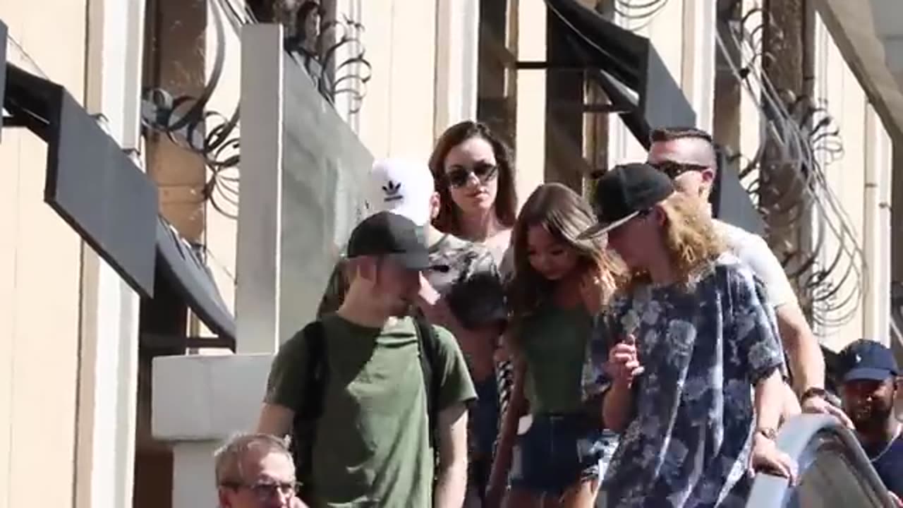 πΆββοΈ INVADING PEOPLE'S SPACE ON THE ESCALATOR 2 β AWKWARD & HILARIOUS REACTIONS! ππ₯