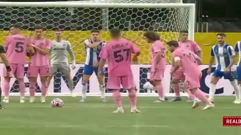Video highlight - Lionel Messi scores a winning freekick goal against Porto - FIFA Club World Cup