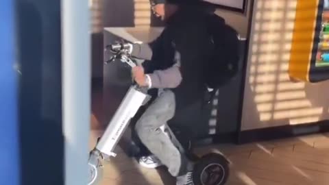 R2-Dindu Be Snappin' At McDonald's