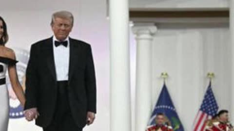 Journalist Claims Trump & Melania Separated—But What Does Body Language Say? - WorldEye