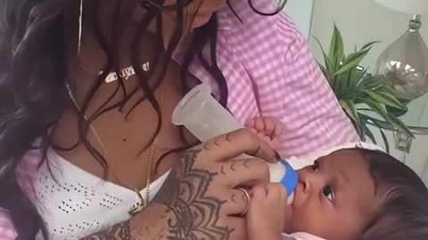 RIHANNA Sharing her little bundle of love!!! MOMMY MODE Activated🩷#rihanna #rocky