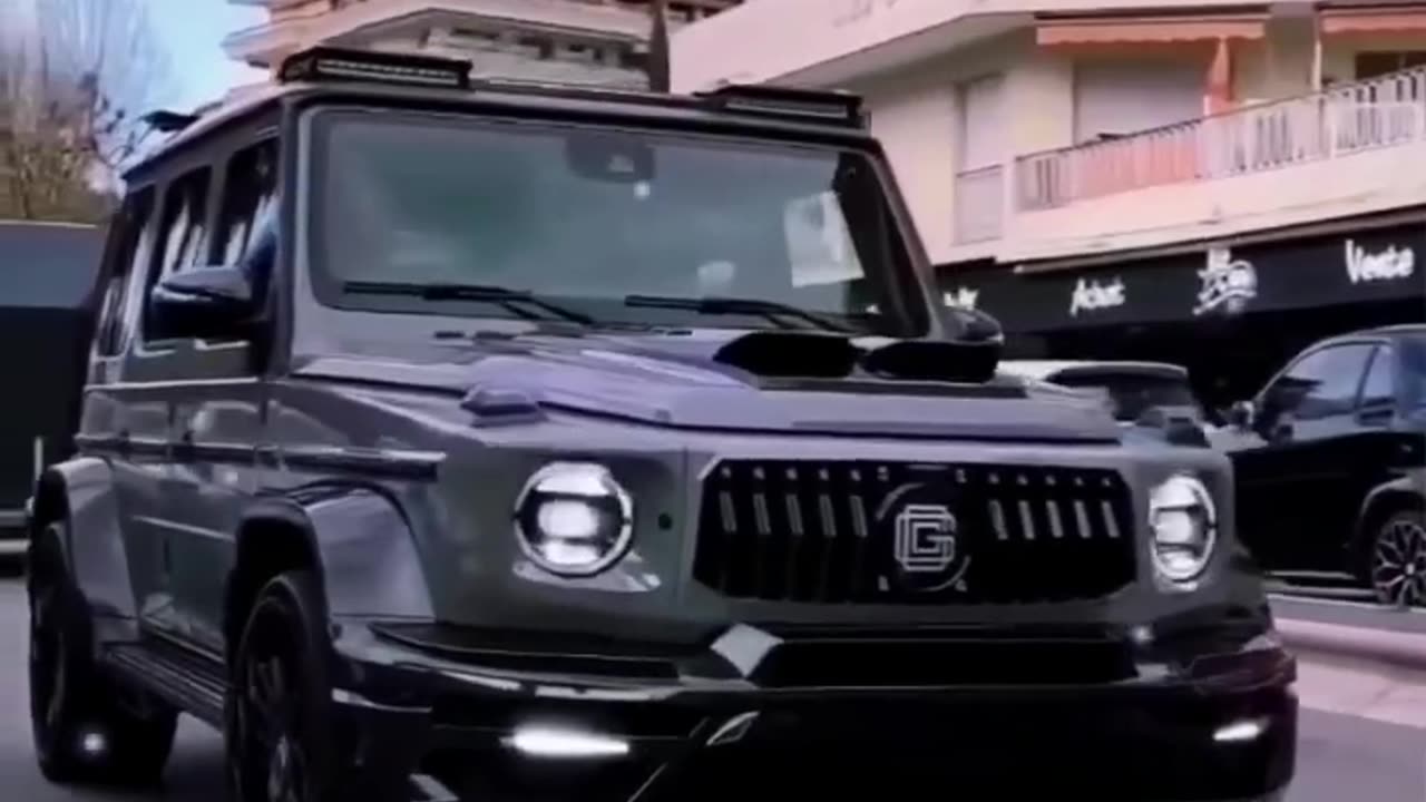 Watch This Jeep Get Unloaded! 🚙 Enclosed Car Shipping in Action!