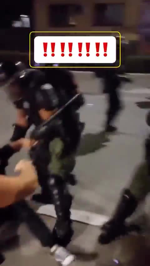 Protestë masive në Serbi, qytetarët përplasen me policinë