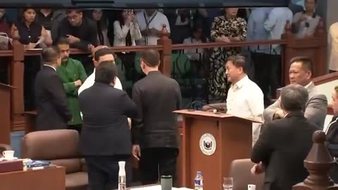 Sen. Padilla almost comes to blows with Sen. Villanueva at Senate session GMA Integrated News