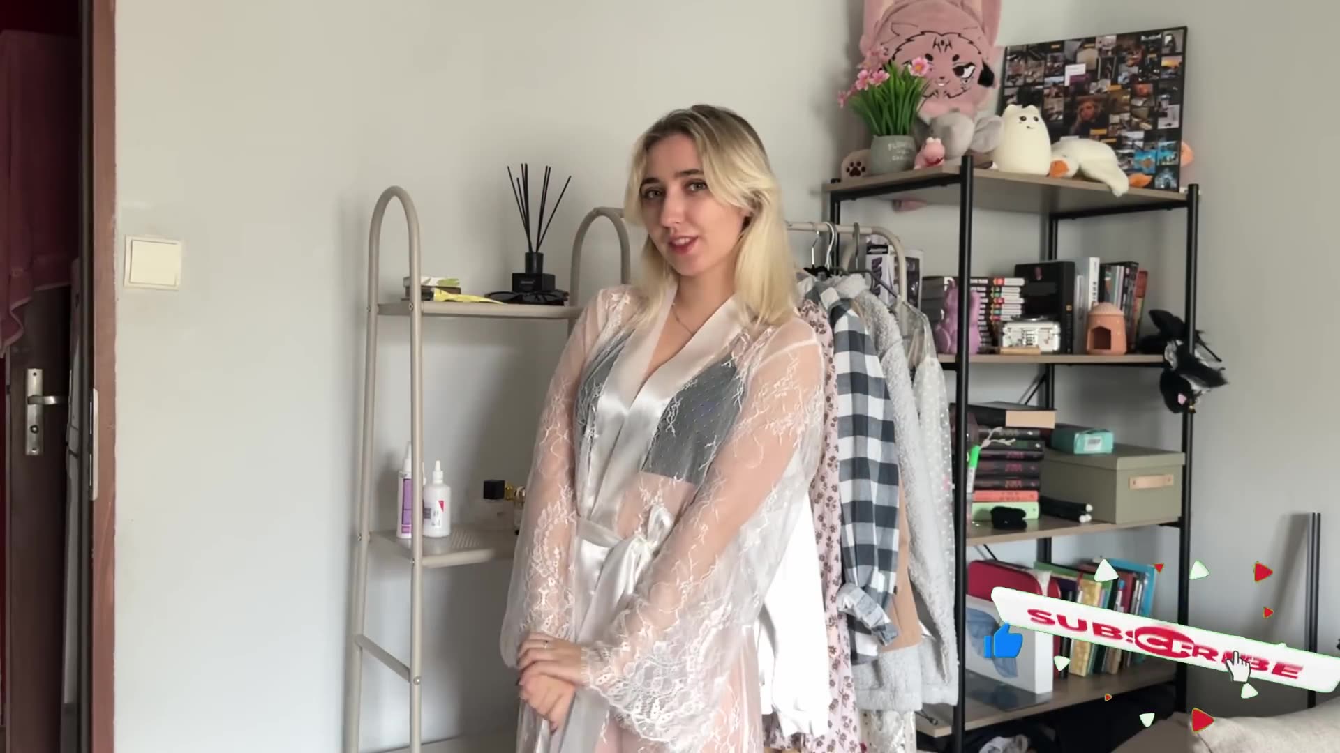 From Dust to Neat Perfection in 4K - Dexy’s Shelf Refresh ✨🌿